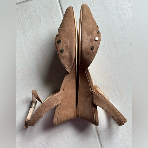 Nine West low wedge pointed toe suede slingbacks - Picture 2 of 3